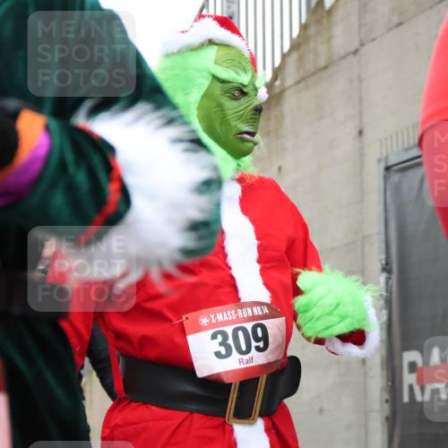 08.12.2024 - St. Pauli X-Mass-Run No. 14 H.Heesch http://msf.ph/oto/7496454 08.12.2024 10:08:23 Ziel 83, 309, 328, 580, 1390, 2587, 2716, 2968, 2969, 3010, 3012, 309, 690, 1048, 1058, 1390, 2716, 2945, 2961, 2964, 2968 meine-sportfotos.de