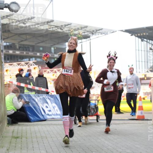 08.12.2024 - St. Pauli X-Mass-Run No. 14 H.Heesch http://msf.ph/oto/7496798 08.12.2024 10:08:41 Ziel 690, 1423, 2945, 2961, 2964, 485, 997, 1026, 1423 meine-sportfotos.de