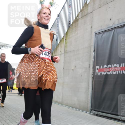 08.12.2024 - St. Pauli X-Mass-Run No. 14 H.Heesch http://msf.ph/oto/7496924 08.12.2024 10:08:43 Ziel 485, 690, 1423, 2961, 2964, 292, 485, 997, 1026, 1310, 1423, 2753 meine-sportfotos.de