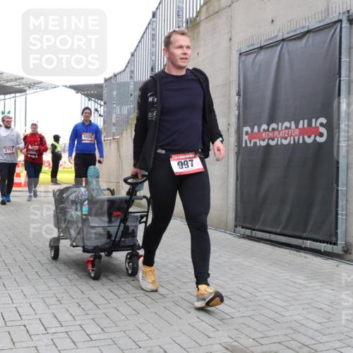 08.12.2024 - St. Pauli X-Mass-Run No. 14 H.Heesch http://msf.ph/oto/7496998 08.12.2024 10:08:45 Ziel 485, 997, 1423, 2961, 292, 301, 997, 1026, 1310, 1952, 1961, 2753 meine-sportfotos.de