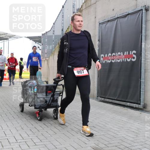 08.12.2024 - St. Pauli X-Mass-Run No. 14 H.Heesch http://msf.ph/oto/7497006 08.12.2024 10:08:45 Ziel 485, 997, 1423, 2961, 292, 301, 997, 1026, 1310, 1952, 1961, 2753 meine-sportfotos.de