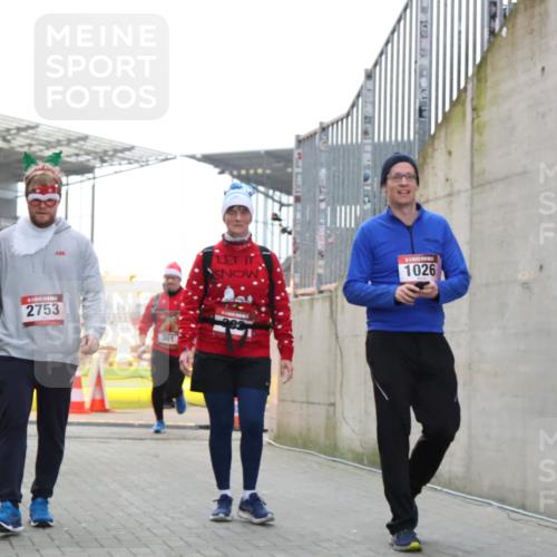 08.12.2024 - St. Pauli X-Mass-Run No. 14 H.Heesch http://msf.ph/oto/7497050 08.12.2024 10:08:47 Ziel 485, 997, 1026, 1423, 292, 301, 436, 997, 1026, 1310, 1952, 1961, 2753 meine-sportfotos.de