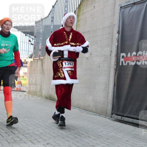 08.12.2024 - St. Pauli X-Mass-Run No. 14 H.Heesch http://msf.ph/oto/7497090 08.12.2024 10:00:48 Ziel 174, 259, 484, 608, 1393, 3013, 3015, 3170, 484, 1393, 1725, 2760 meine-sportfotos.de
