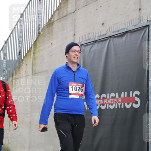 08.12.2024 - St. Pauli X-Mass-Run No. 14 H.Heesch http://msf.ph/oto/7497111 08.12.2024 10:08:49 Ziel 485, 997, 1026, 1423, 23, 292, 301, 436, 1167, 1183, 1310, 1952, 1961, 2753 meine-sportfotos.de