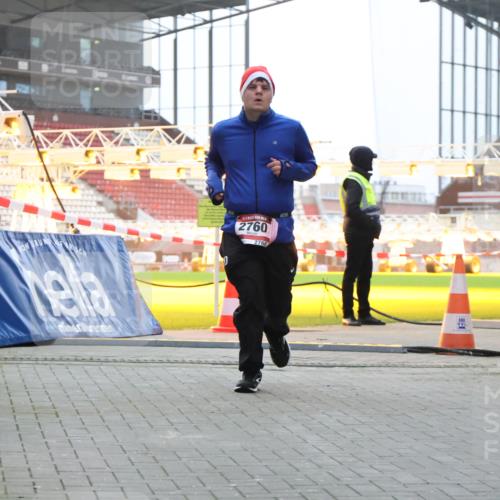 08.12.2024 - St. Pauli X-Mass-Run No. 14 H.Heesch http://msf.ph/oto/7497115 08.12.2024 10:00:50 Ziel 174, 259, 484, 608, 1393, 3013, 3015, 3170, 1393, 1725, 2760 meine-sportfotos.de