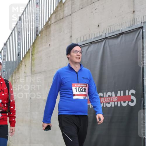 08.12.2024 - St. Pauli X-Mass-Run No. 14 H.Heesch http://msf.ph/oto/7497125 08.12.2024 10:08:50 Ziel 485, 997, 1026, 1423, 2753, 23, 292, 301, 436, 449, 1167, 1183, 1310, 1952, 1961, 2753 meine-sportfotos.de