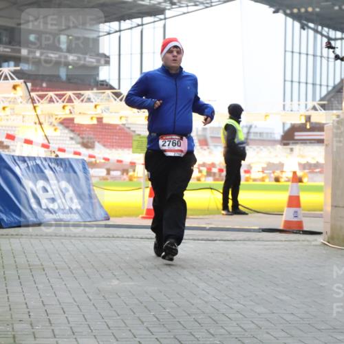 08.12.2024 - St. Pauli X-Mass-Run No. 14 H.Heesch http://msf.ph/oto/7497144 08.12.2024 10:00:50 Ziel 174, 259, 484, 608, 1393, 3013, 3015, 3170, 1393, 1725, 2760 meine-sportfotos.de