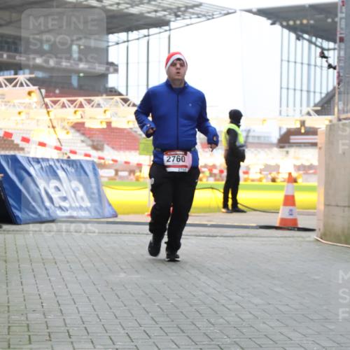 08.12.2024 - St. Pauli X-Mass-Run No. 14 H.Heesch http://msf.ph/oto/7497165 08.12.2024 10:00:50 Ziel 174, 259, 484, 608, 1393, 3013, 3015, 3170, 1393, 1725, 2760 meine-sportfotos.de