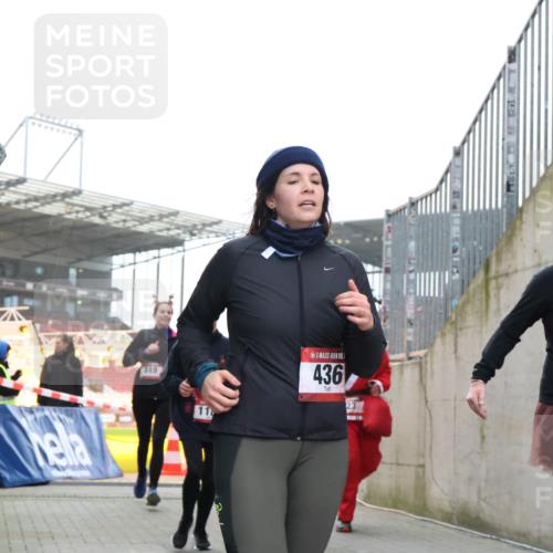 08.12.2024 - St. Pauli X-Mass-Run No. 14 H.Heesch http://msf.ph/oto/7497321 08.12.2024 10:08:56 Ziel 292, 301, 436, 485, 997, 1026, 1310, 1952, 1961, 2753, 23, 54, 136, 436, 449, 451, 731, 1167, 1183 meine-sportfotos.de