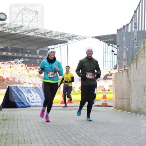 08.12.2024 - St. Pauli X-Mass-Run No. 14 H.Heesch http://msf.ph/oto/7497430 08.12.2024 10:01:15 Ziel 642, 410, 1750, 1773, 2447, 2808, 2809, 3033 meine-sportfotos.de