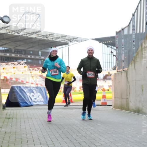 08.12.2024 - St. Pauli X-Mass-Run No. 14 H.Heesch http://msf.ph/oto/7497434 08.12.2024 10:01:15 Ziel 642, 410, 1750, 1773, 2447, 2808, 2809, 3033 meine-sportfotos.de