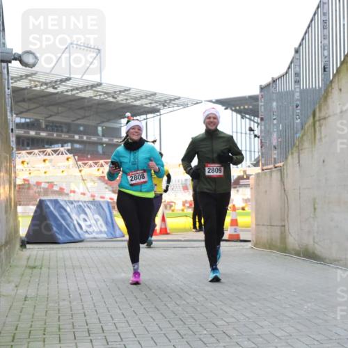 08.12.2024 - St. Pauli X-Mass-Run No. 14 H.Heesch http://msf.ph/oto/7497449 08.12.2024 10:01:16 Ziel 642, 2808, 2809, 410, 1750, 1773, 2447, 2808, 2809, 3033 meine-sportfotos.de