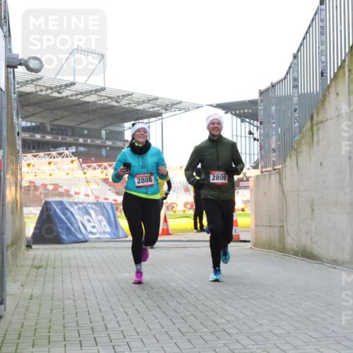 08.12.2024 - St. Pauli X-Mass-Run No. 14 H.Heesch http://msf.ph/oto/7497455 08.12.2024 10:01:16 Ziel 642, 2808, 2809, 410, 1750, 1773, 2447, 2808, 2809, 3033 meine-sportfotos.de