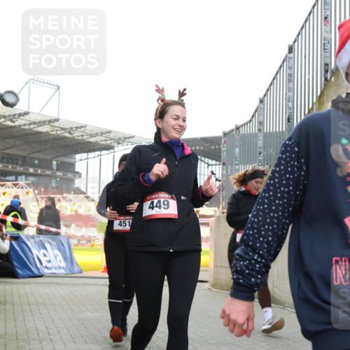 08.12.2024 - St. Pauli X-Mass-Run No. 14 H.Heesch http://msf.ph/oto/7497481 08.12.2024 10:08:59 Ziel 23, 292, 301, 436, 449, 731, 997, 1026, 1167, 1183, 1310, 1952, 1961, 2753, 23, 54, 136, 449, 451, 731, 1167, 1183 meine-sportfotos.de