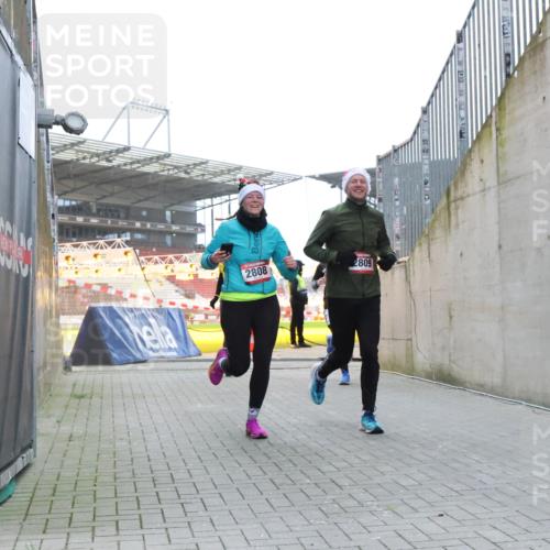 08.12.2024 - St. Pauli X-Mass-Run No. 14 H.Heesch http://msf.ph/oto/7497488 08.12.2024 10:01:16 Ziel 642, 2808, 2809, 410, 1750, 1773, 2447, 2808, 2809, 3033 meine-sportfotos.de
