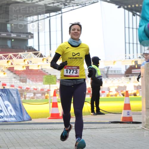 08.12.2024 - St. Pauli X-Mass-Run No. 14 H.Heesch http://msf.ph/oto/7497494 08.12.2024 10:01:17 Ziel 642, 2808, 2809, 410, 1750, 1773, 2447, 2808, 2809, 3033 meine-sportfotos.de