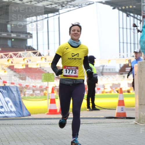 08.12.2024 - St. Pauli X-Mass-Run No. 14 H.Heesch http://msf.ph/oto/7497499 08.12.2024 10:01:17 Ziel 642, 2808, 2809, 410, 1750, 1773, 2447, 2808, 2809, 3033 meine-sportfotos.de