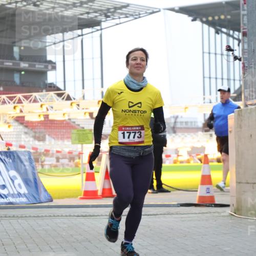 08.12.2024 - St. Pauli X-Mass-Run No. 14 H.Heesch http://msf.ph/oto/7497511 08.12.2024 10:01:17 Ziel 642, 2808, 2809, 410, 1750, 1773, 2447, 2808, 2809, 3033 meine-sportfotos.de