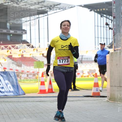 08.12.2024 - St. Pauli X-Mass-Run No. 14 H.Heesch http://msf.ph/oto/7497516 08.12.2024 10:01:17 Ziel 642, 2808, 2809, 410, 1750, 1773, 2447, 2808, 2809, 3033 meine-sportfotos.de