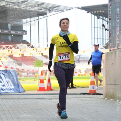 08.12.2024 - St. Pauli X-Mass-Run No. 14 H.Heesch http://msf.ph/oto/7497520 08.12.2024 10:01:17 Ziel 642, 2808, 2809, 410, 1750, 1773, 2447, 2808, 2809, 3033 meine-sportfotos.de