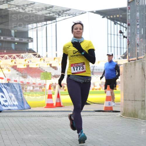 08.12.2024 - St. Pauli X-Mass-Run No. 14 H.Heesch http://msf.ph/oto/7497523 08.12.2024 10:01:17 Ziel 642, 2808, 2809, 410, 1750, 1773, 2447, 2808, 2809, 3033 meine-sportfotos.de