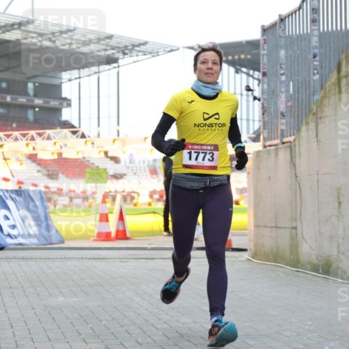08.12.2024 - St. Pauli X-Mass-Run No. 14 H.Heesch http://msf.ph/oto/7497557 08.12.2024 10:01:18 Ziel 642, 1773, 2808, 2809, 3033, 410, 1750, 1773, 2447, 2808, 2809, 3033 meine-sportfotos.de