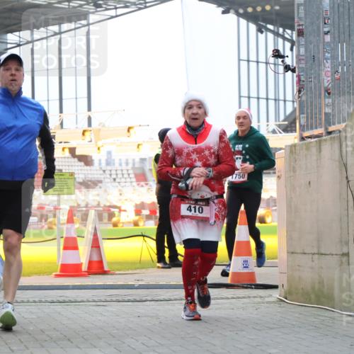 08.12.2024 - St. Pauli X-Mass-Run No. 14 H.Heesch http://msf.ph/oto/7497563 08.12.2024 10:01:20 Ziel 642, 1773, 2808, 2809, 3033, 410, 1750, 1773, 2447, 3033 meine-sportfotos.de