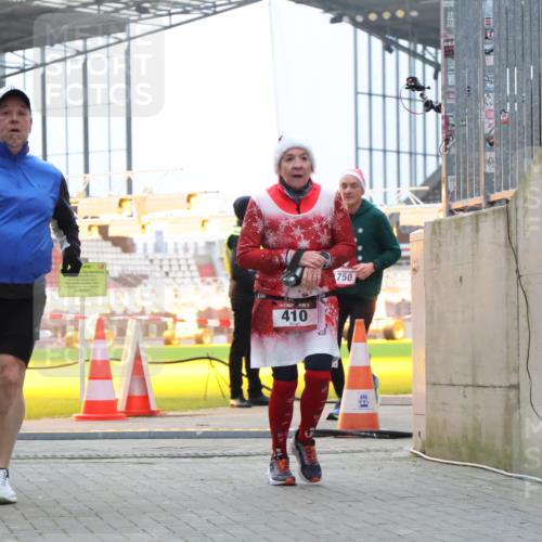 08.12.2024 - St. Pauli X-Mass-Run No. 14 H.Heesch http://msf.ph/oto/7497569 08.12.2024 10:01:20 Ziel 642, 1773, 2808, 2809, 3033, 410, 1750, 1773, 2447, 3033 meine-sportfotos.de