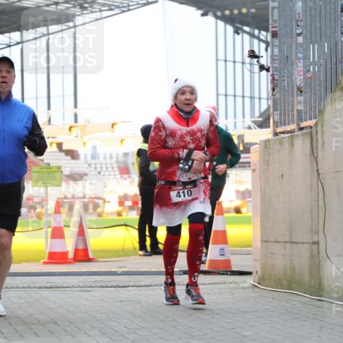 08.12.2024 - St. Pauli X-Mass-Run No. 14 H.Heesch http://msf.ph/oto/7497574 08.12.2024 10:01:20 Ziel 642, 1773, 2808, 2809, 3033, 410, 1750, 1773, 2447, 3033 meine-sportfotos.de