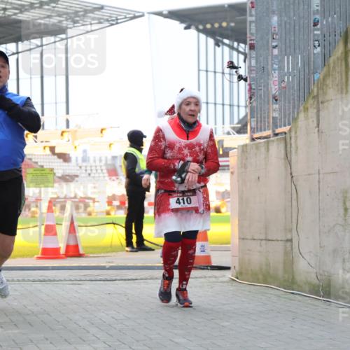 08.12.2024 - St. Pauli X-Mass-Run No. 14 H.Heesch http://msf.ph/oto/7497608 08.12.2024 10:01:20 Ziel 642, 1773, 2808, 2809, 3033, 410, 1750, 1773, 2447, 3033 meine-sportfotos.de