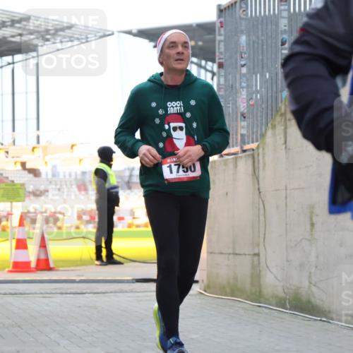08.12.2024 - St. Pauli X-Mass-Run No. 14 H.Heesch http://msf.ph/oto/7497730 08.12.2024 10:01:24 Ziel 410, 642, 1750, 1773, 2447, 2808, 2809, 3033, 410, 1750, 2447 meine-sportfotos.de