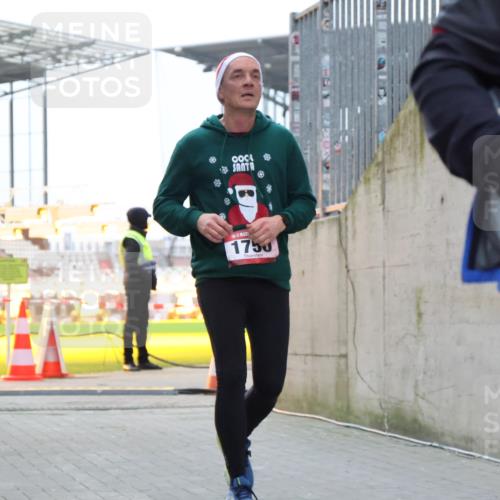 08.12.2024 - St. Pauli X-Mass-Run No. 14 H.Heesch http://msf.ph/oto/7497735 08.12.2024 10:01:24 Ziel 410, 642, 1750, 1773, 2447, 2808, 2809, 3033, 410, 1750, 2447 meine-sportfotos.de