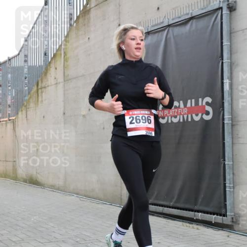 08.12.2024 - St. Pauli X-Mass-Run No. 14 H.Heesch http://msf.ph/oto/7497802 08.12.2024 10:01:33 Ziel 410, 418, 1750, 2447, 418, 512, 713, 2696 meine-sportfotos.de