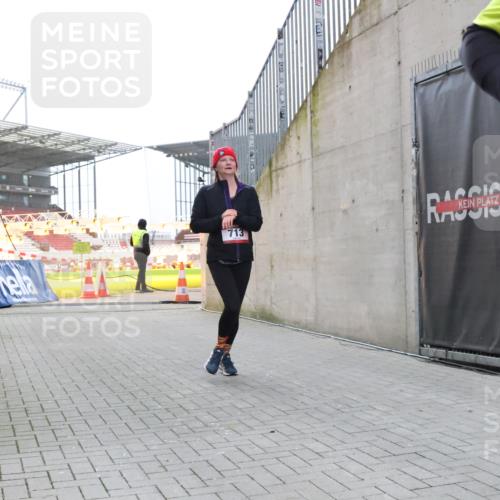 08.12.2024 - St. Pauli X-Mass-Run No. 14 H.Heesch http://msf.ph/oto/7497862 08.12.2024 10:01:35 Ziel 410, 418, 1750, 2447, 2696, 418, 512, 713, 946, 2696 meine-sportfotos.de