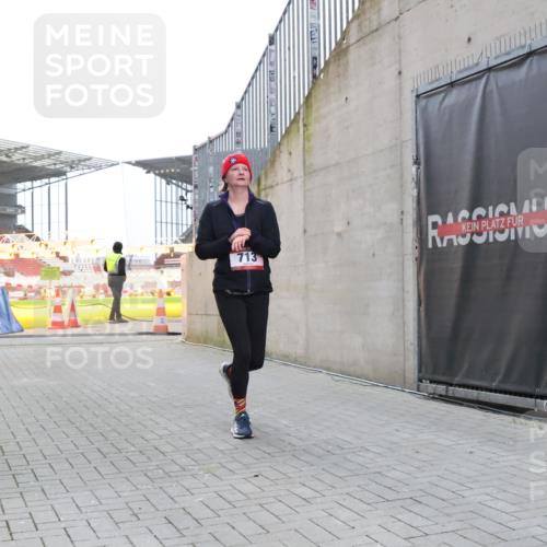 08.12.2024 - St. Pauli X-Mass-Run No. 14 H.Heesch http://msf.ph/oto/7497881 08.12.2024 10:01:35 Ziel 410, 418, 1750, 2447, 2696, 418, 512, 713, 946, 2696 meine-sportfotos.de