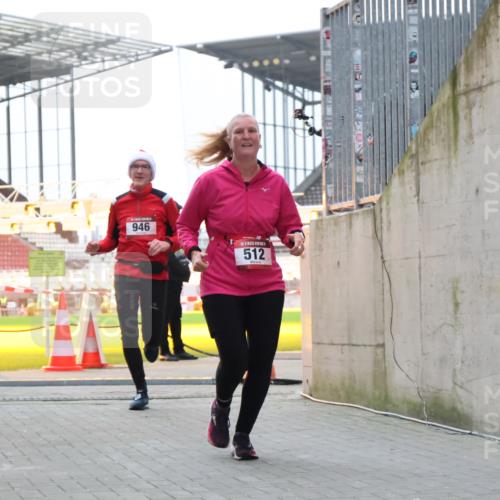 08.12.2024 - St. Pauli X-Mass-Run No. 14 H.Heesch http://msf.ph/oto/7497921 08.12.2024 10:01:40 Ziel 418, 713, 2696, 512, 946 meine-sportfotos.de