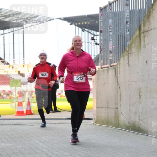 08.12.2024 - St. Pauli X-Mass-Run No. 14 H.Heesch http://msf.ph/oto/7497926 08.12.2024 10:01:40 Ziel 418, 713, 2696, 512, 946 meine-sportfotos.de