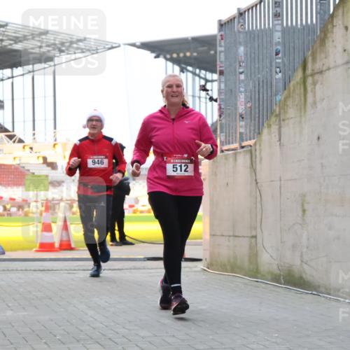 08.12.2024 - St. Pauli X-Mass-Run No. 14 H.Heesch http://msf.ph/oto/7497931 08.12.2024 10:01:40 Ziel 418, 713, 2696, 512, 946 meine-sportfotos.de