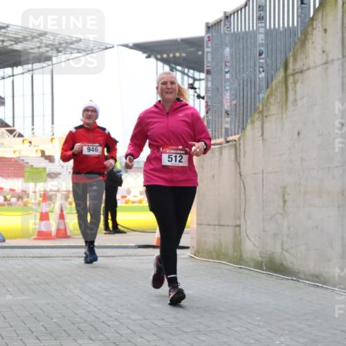 08.12.2024 - St. Pauli X-Mass-Run No. 14 H.Heesch http://msf.ph/oto/7497936 08.12.2024 10:01:40 Ziel 418, 713, 2696, 512, 946 meine-sportfotos.de