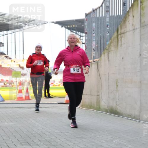 08.12.2024 - St. Pauli X-Mass-Run No. 14 H.Heesch http://msf.ph/oto/7497938 08.12.2024 10:01:40 Ziel 418, 713, 2696, 512, 946 meine-sportfotos.de