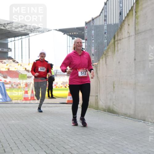 08.12.2024 - St. Pauli X-Mass-Run No. 14 H.Heesch http://msf.ph/oto/7497949 08.12.2024 10:01:40 Ziel 418, 713, 2696, 512, 946 meine-sportfotos.de