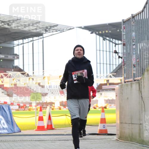08.12.2024 - St. Pauli X-Mass-Run No. 14 H.Heesch http://msf.ph/oto/7498345 08.12.2024 10:02:04 Ziel 41, 1246, 2818, 3254, 3340, 3341, 86, 1751, 2302, 2833 meine-sportfotos.de