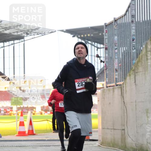 08.12.2024 - St. Pauli X-Mass-Run No. 14 H.Heesch http://msf.ph/oto/7498358 08.12.2024 10:02:05 Ziel 41, 1246, 2818, 2833, 3254, 3340, 3341, 86, 1751, 2302, 2361, 2362, 2826, 2833 meine-sportfotos.de