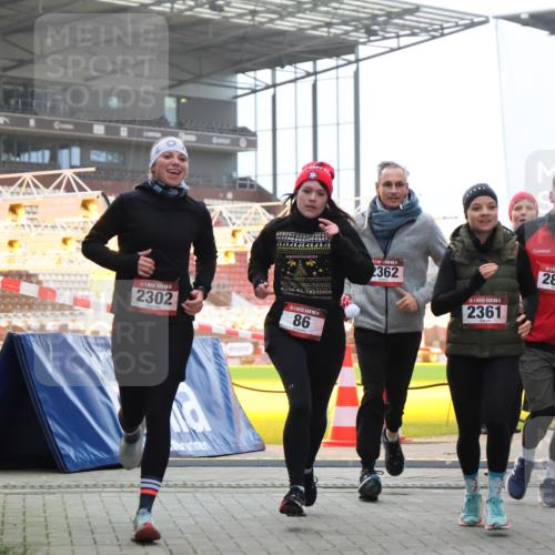 08.12.2024 - St. Pauli X-Mass-Run No. 14 H.Heesch http://msf.ph/oto/7498484 08.12.2024 10:02:11 Ziel 1246, 1751, 2818, 2833, 3254, 86, 2302, 2361, 2362, 2817, 2826, 3093 meine-sportfotos.de