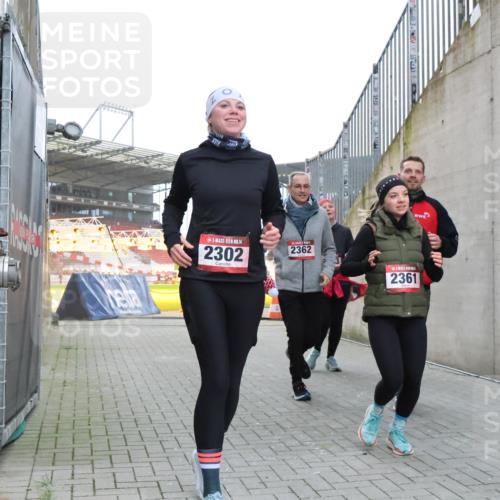 08.12.2024 - St. Pauli X-Mass-Run No. 14 H.Heesch http://msf.ph/oto/7498635 08.12.2024 10:02:13 Ziel 86, 1751, 2302, 2361, 2362, 2826, 2833, 3254, 86, 2302, 2361, 2362, 2817, 2826, 3093 meine-sportfotos.de