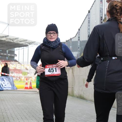08.12.2024 - St. Pauli X-Mass-Run No. 14 H.Heesch http://msf.ph/oto/7498639 08.12.2024 10:09:00 Ziel 23, 292, 301, 436, 449, 451, 731, 1026, 1167, 1183, 1310, 1952, 1961, 2753, 54, 136, 449, 451, 731 meine-sportfotos.de