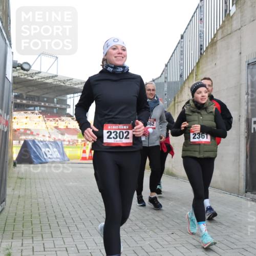 08.12.2024 - St. Pauli X-Mass-Run No. 14 H.Heesch http://msf.ph/oto/7498646 08.12.2024 10:02:13 Ziel 86, 1751, 2302, 2361, 2362, 2826, 2833, 3254, 86, 2302, 2361, 2362, 2817, 2826, 3093 meine-sportfotos.de
