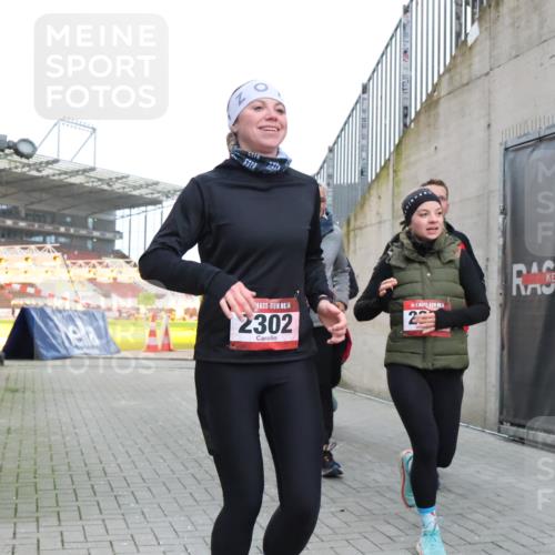08.12.2024 - St. Pauli X-Mass-Run No. 14 H.Heesch http://msf.ph/oto/7498657 08.12.2024 10:02:14 Ziel 86, 1751, 2302, 2361, 2362, 2826, 2833, 3093, 86, 2302, 2361, 2362, 2817, 2826, 2965, 3093 meine-sportfotos.de