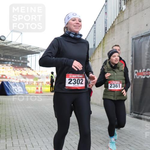 08.12.2024 - St. Pauli X-Mass-Run No. 14 H.Heesch http://msf.ph/oto/7498663 08.12.2024 10:02:14 Ziel 86, 1751, 2302, 2361, 2362, 2826, 2833, 3093, 86, 2302, 2361, 2362, 2817, 2826, 2965, 3093 meine-sportfotos.de