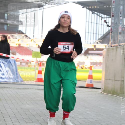 08.12.2024 - St. Pauli X-Mass-Run No. 14 H.Heesch http://msf.ph/oto/7498699 08.12.2024 10:09:04 Ziel 23, 54, 136, 292, 301, 436, 449, 451, 731, 1167, 1183, 1310, 1952, 1961, 2753, 54 meine-sportfotos.de